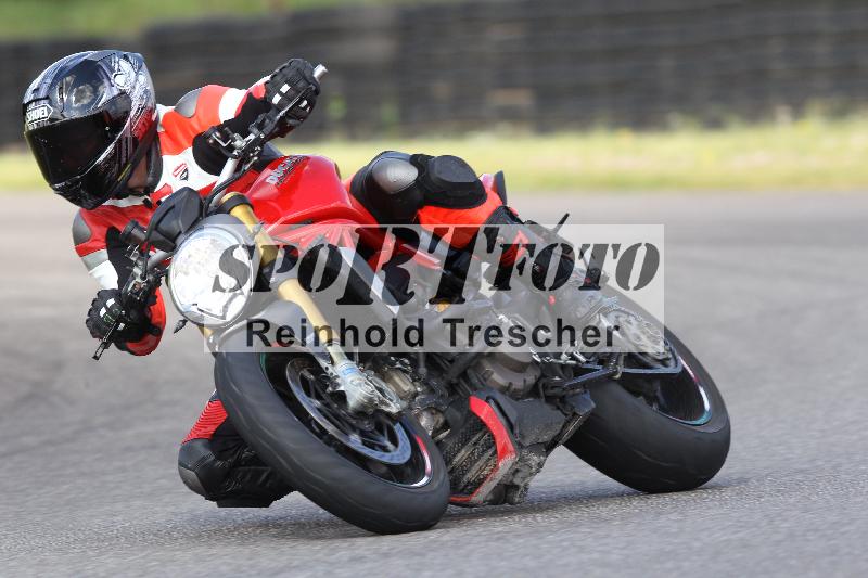 /Archiv-2025/05 14.04.2025 Plüss Moto Sport ADR/Freies Fahren/1